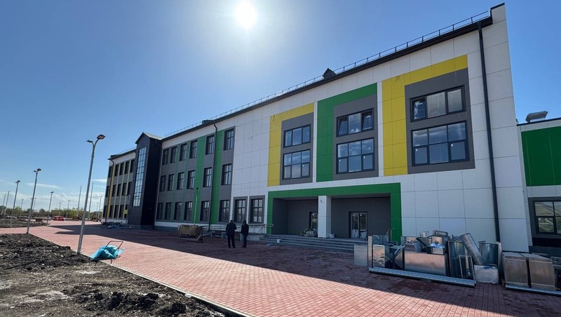 Благоустройство школы в районе Капельница завершают в Железноводске