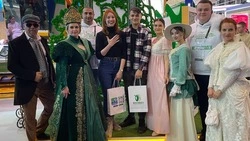 Парень сделал предложение возлюбленной на фоне Железноводска на выставке «Россия»