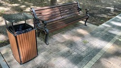 «Умные» скамейки установили в сквере Железноводска