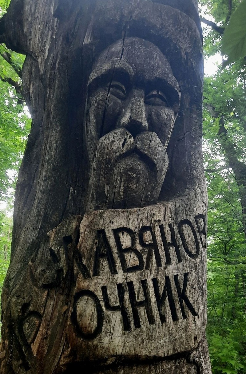 Знаменитых дедов-указателей в Железноводском парке отреставрируют в 2025 году