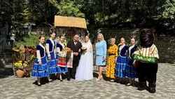 Жениха из Железноводска на свадьбе посвятили в казаки в честь Дня Ставрополья