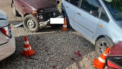 Водитель погиб во время движения и спровоцировал аварию с пятью автомобилями в Железноводске