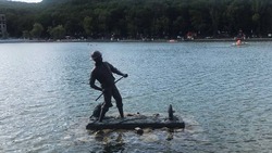 Пьяная молодёжь сломала металлическую скульптуру на озере в Железноводске