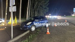 В посёлке под Железноводском водитель скончался за рулём авто и съехал с дороги 