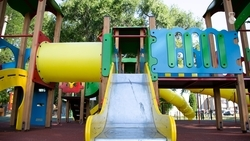 Девочка в Железноводске получит компенсацию за травму на детской площадке