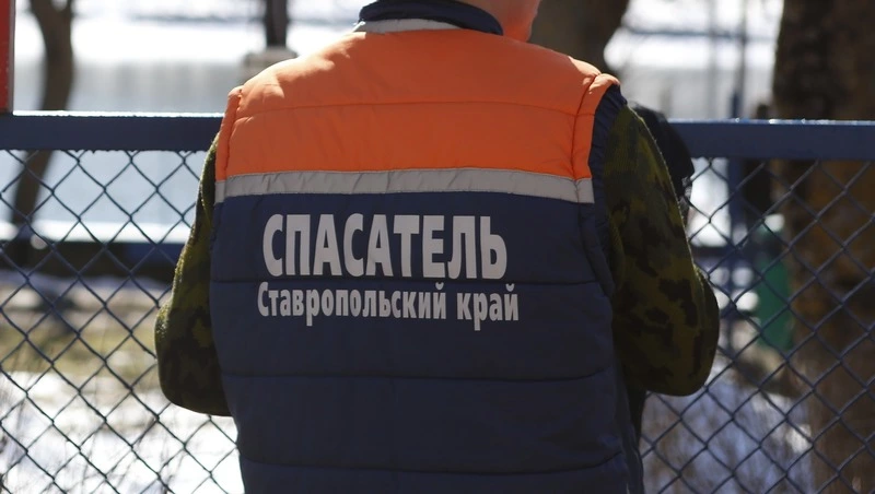 Спасатели помогли туристам спуститься с горы Развалка в Железноводске 
