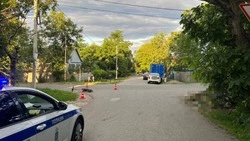 Электросамокатчик столкнулся с двумя авто и попал в больницу Железноводска