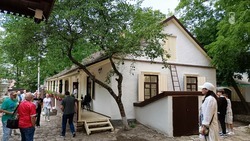 После долгих лет запустения: Домик Рошке открыли в посёлке Иноземцево