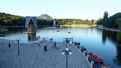 Около 40 колонок будут информировать гостей курортного озера Железноводска в купальный сезон 2022 года