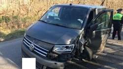 Злостный нарушитель спровоцировал аварию вблизи от Железноводска, пострадала женщина