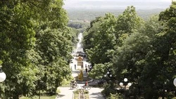 Глава Железноводска посетил ремонтируемую площадь Ленина